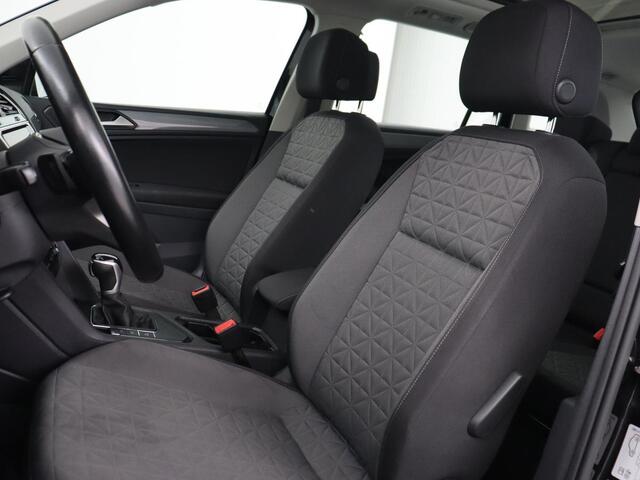 Volkswagen TIGUAN 1.4 TSI eHybrid R-Line Business | Panoramadak | Trekhaak | Stoelverwarming | head-up display | Carplay | Cruise Control Adaptief | LMV 17 |