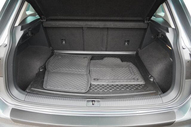 Volkswagen TIGUAN 1.4 TSI Connected Series Navi Carplay Adaptieve Cruise