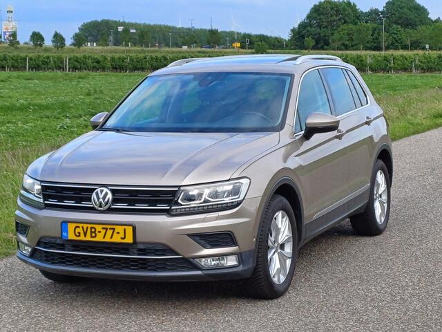 Volkswagen TIGUAN 1.4 TSI 4Motion Highline /Nieuwstaat !/Pano/Camera/Led/Navi/18 " /Ada Cruise/