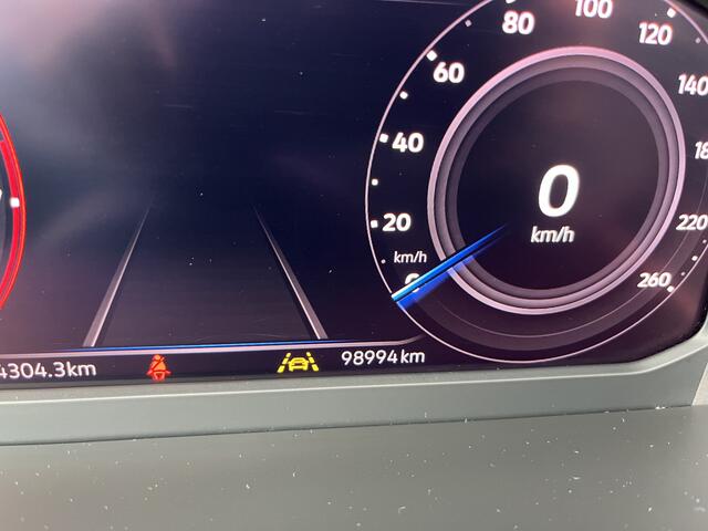 Volkswagen TIGUAN 1.5 TSI ACT R-Line / AUTOMAAT/ PANO/ CAMERA/ PARK. SENSOREN/ LED/ DODE HOEK/ DAB/ MASSAGE FUNCTIE/ CLIMA/ ELEK. ACHTERKLEP/ APP-CONNECT/ STOEL VERWARM/ ACC/ NAVI/ KEYLESS/ ISOFIX/ 19" LMV