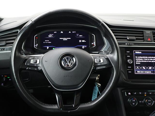 Volkswagen TIGUAN 1.5 TSI ACT Highline Business R | 150 PK | Automaat | Multifunctioneel stuurwiel | Panoramadak | Stoelverwarming | Cruisecontrol |