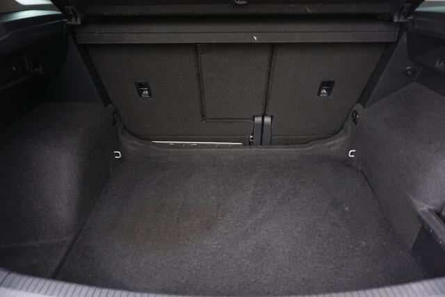 Volkswagen TIGUAN 1.4 TSI ACT DSG COMFORTLINE BUSINESS KEURIGE NETTE STAAT! AFN.TREKHAAK STOEL+STUURVERWARMING NAVI ANDROID/APPLECARPLAY ALCANTARA 17INCH PRIVACYGLAS ADAPTIEVE CRUISE ENZ...