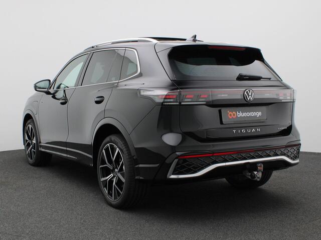 Volkswagen TIGUAN 1.5 eHybrid R-Line Edition 272PK DSG Pano-Schuifdak, Trekhaak, 360gr. camera, Adaptieve Cruise Controle, Matrix LED verlichting, Keyless, Navi, Side Assist, Alarm, 20" LM Velgen