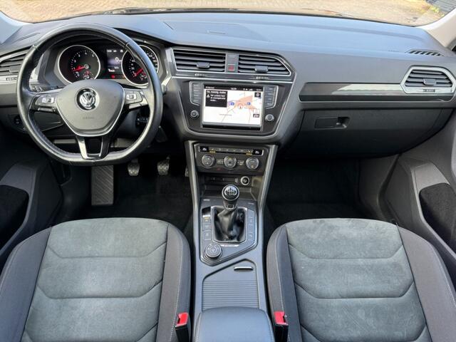 Volkswagen TIGUAN 1.4TSI 150PK 4Motion Highline Full-Led ACC Trekhaak Navi