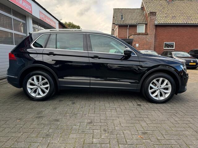 Volkswagen TIGUAN 1.4TSI 150PK 4Motion Highline Full-Led ACC Trekhaak Navi