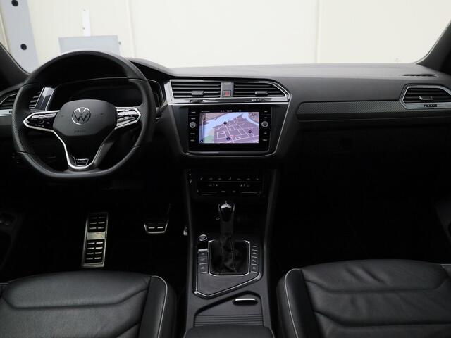 Volkswagen TIGUAN 1.4 TSIeHybrid 180kW/245PK R-Line DSG · Panoramadak · Leder · Trekhaak · Camera · Elektrische stoelverstelling ·