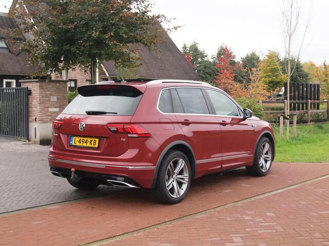 Volkswagen TIGUAN 1.4 TSI ACT Comfortline Business R | Panoramadak | Trekhaak | Cruise Control | Stoelverwarming |