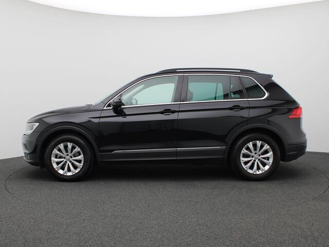 Volkswagen TIGUAN 1.5 TSI Comfortline 130PK Trekhaak, Alarm, Navi, PDC voor en achter, 17" LM Velgen