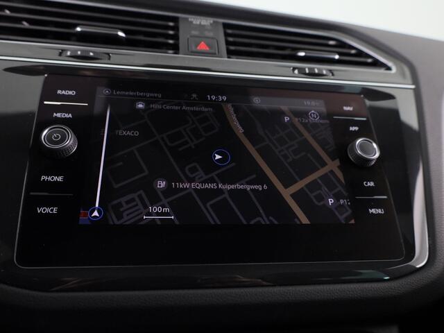 Volkswagen TIGUAN 1.5 TSI R-Line Business 150PK | Automaat (DSG) | Panoramadak | 20 Inch | Camera | Winterpakket | Keyless entry