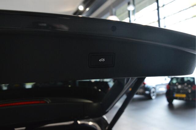 Volkswagen TIGUAN 1.4 TSI eHybrid 3X R-LINE Black Style pano trekhaak 245 pk !!