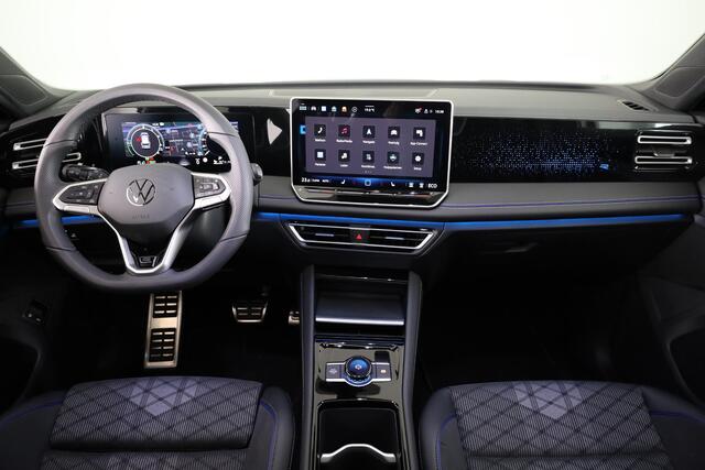 Volkswagen TIGUAN 1.5 eHybrid R-Line Business | Panoramaschuif-kanteldak | Wegklapbare Trekhaak | Achterklep Elektrisch | Black style pakket | Navigatie | Parkeer assistent |