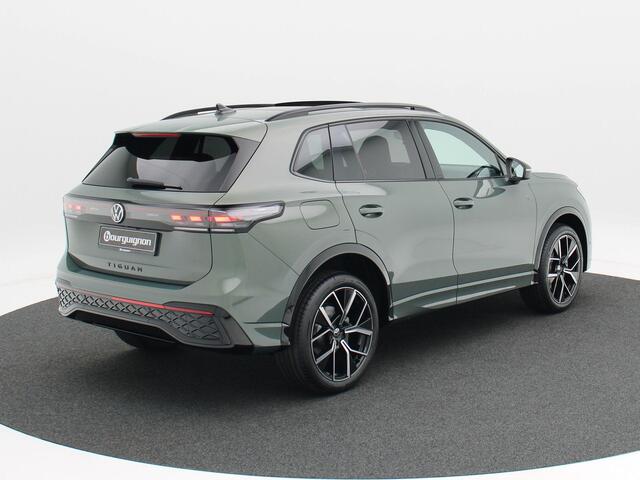 Volkswagen TIGUAN 1.5 eHybrid R-Line Editon 204 PK | Trekhaak | Panoramadak | Adaptieve Cruise Control | Stoel & Stuur Verwarming | Black Style |