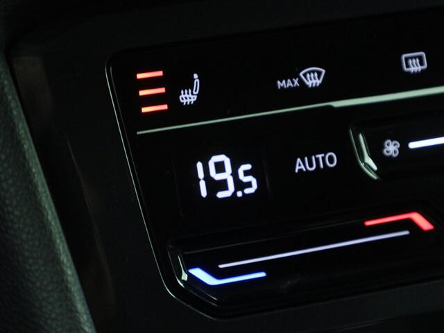 Volkswagen TIGUAN 1.5TSI/150PK R-Line Blackstyle DSG · Panoramadak · Apple/Android · Parkeersensoren + Camera