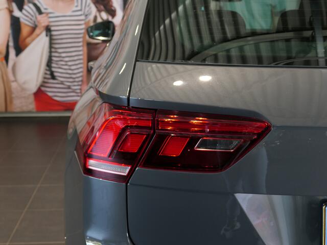 Volkswagen TIGUAN 1.5 TSI Elegance Trekhaak, Dodehoek, stoelverwarming, Adaptive Cruise