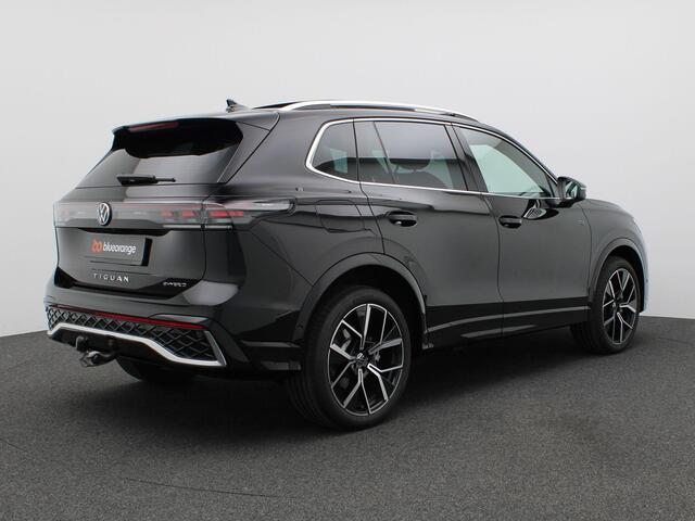 Volkswagen TIGUAN 1.5 eHybrid R-Line Edition 272PK DSG Pano-Schuifdak, Volleder, Memorystoel, 20" LM Velgen, Trekhaak, Matrix LED-Verlichting, Navi, Side Assist, Elektr. Achterklep