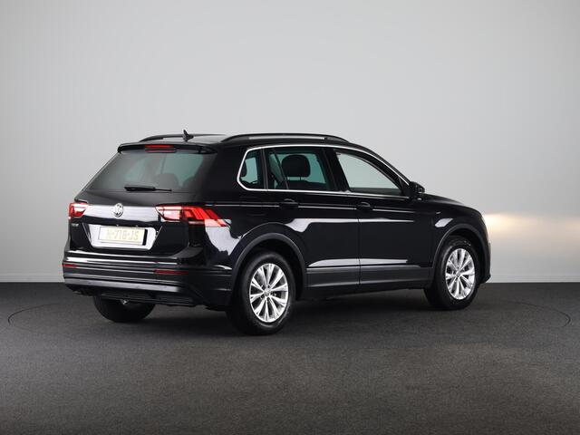 Volkswagen TIGUAN 1.5 TSI ACT Comfortline Automaat (DSG) | Navigatie | Parkeersensoren | Adaptieve cruise control | Carplay |