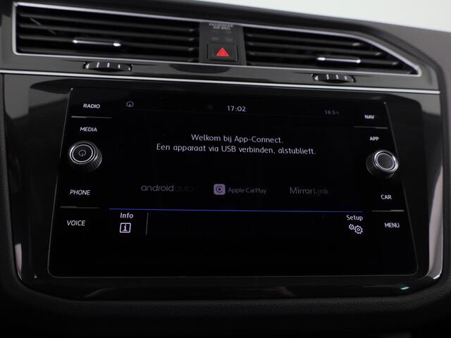 Volkswagen TIGUAN 1.5 TSI ACT Comfortline Automaat (DSG) | Navigatie | Parkeersensoren | Adaptieve cruise control | Carplay |