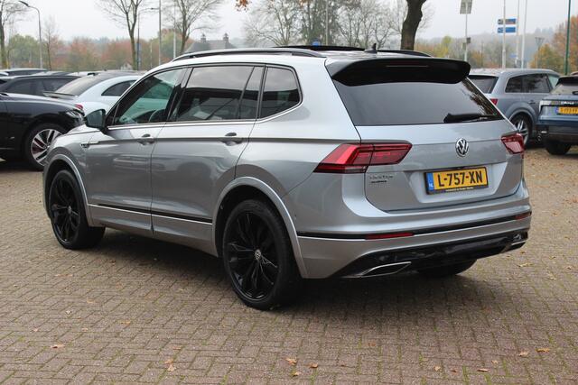 Volkswagen TIGUAN Allspace 1.5 TSI Highline Business R-line / Trekhaak / Panoramadak / 360Camera / Leder / Keyless / 20'' / CarPlay / Stoelverwarming / DAB / Dodehoek / ACC