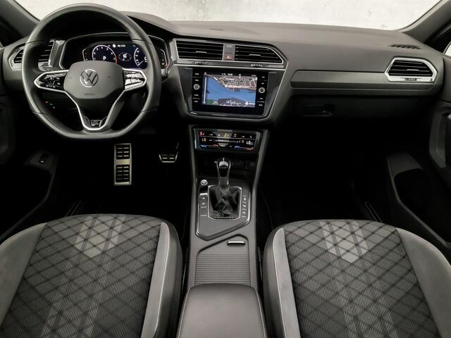 Volkswagen TIGUAN 1.5 TSI R-Line 150Pk Automaat (2X R-LINE, PANORAMADAK, ALCANTARA, APPLE CARPLAY, STUUR/STOELVERWARMING, CAMERA, IQ LIGHT, KEYLESS, ADAPTIVE CRUISE, ELEK ACHTERKLEP, NIEUWSTAAT)