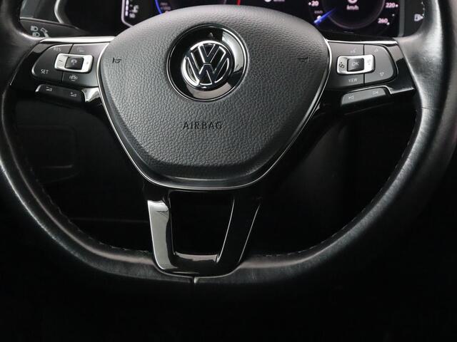 Volkswagen TIGUAN Allspace 1.5 TSI R Line 7-persoons | Carplay | Adaptive cruise | 19'' | Navigatie | Camera | Virtual Cockpit | Full LED | Keyless | Park Assist | DAB | Climate control