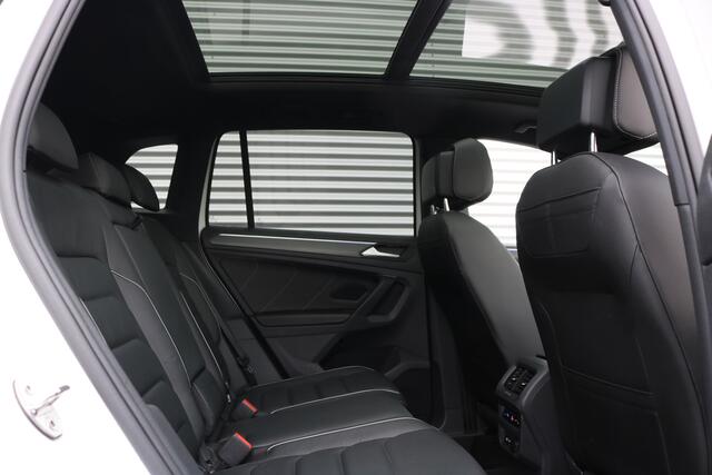 Volkswagen TIGUAN 1.4 TSI eHybrid R-Line Black Style 245PK (Panoramadak Leder/Memory HeadUp Carplay Keyless ACC IQ-Light Trekhaak 20InchLMV PrivacyGlass Pdc V+A)