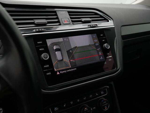 Volkswagen TIGUAN 2.0 TSI 180 pk DSG 4Motion Highline Business R / R-Line | Panoramadak | Adaptief onderstel | Rondomzicht camera | Stoelverwarming