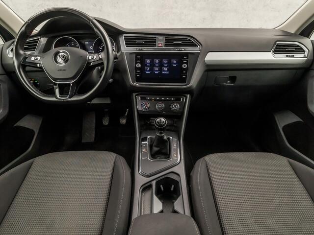 Volkswagen TIGUAN 1.4 TSI Comfort (STOELVERWARMING, PARKEERSENSOREN, TREKHAAK, SPORTSTOELEN, GETINT GLAS, BLUETOOTH, NIEUWSTAAT)