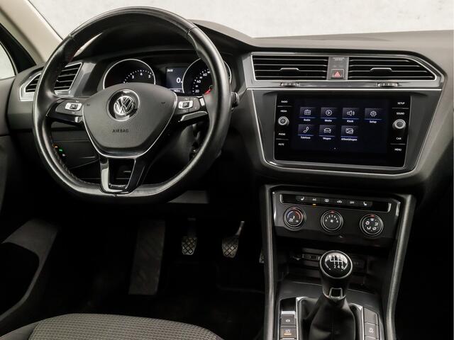 Volkswagen TIGUAN 1.4 TSI Comfort (STOELVERWARMING, PARKEERSENSOREN, TREKHAAK, SPORTSTOELEN, GETINT GLAS, BLUETOOTH, NIEUWSTAAT)