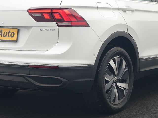 Volkswagen TIGUAN 1.4 TSI eHybrid Elegance Plug In Hybrid 245pk Dealer O.H. PHEV | Trekhaak Af Fabriek | Adaptive Cruise | IQ Light | Camera | Stoelen & Stuur Verwarmd | Apple Carplay | Blis | Navigatie | DAB |
