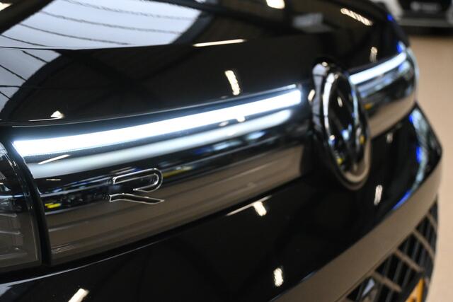 Volkswagen TIGUAN 1.5 eHybrid 204pk R-Line Edition | DCC | IQ. Light | Trekhaak | Harman Kardon | 100% (Dealer) onderhouden label