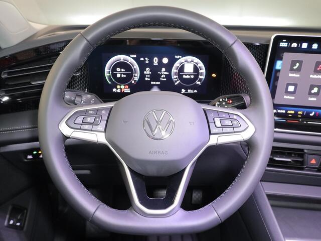 Volkswagen TIGUAN 1.5 eHybrid Life Edition 204 PK PHEV | Trekhaak | Panorama dak | Stoel- en stuurverwarming | 18" LM velgen |