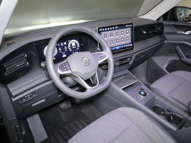 Volkswagen TIGUAN 1.5 eHybrid Life Edition 204 PK PHEV | Trekhaak | Panorama dak | Stoel- en stuurverwarming | 18" LM velgen |