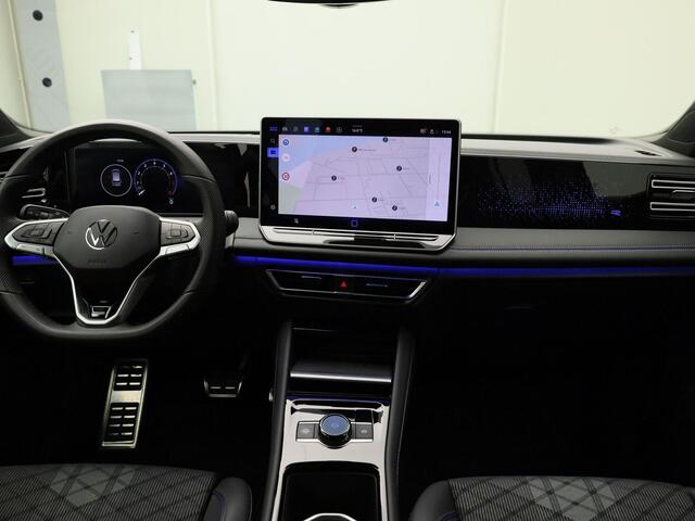 Volkswagen TIGUAN 1.5eTSI/150PK R-Line DSG · Navigatie · Trekhaak · Apple/Android Car Play · 360gr. camera + Parkeersensoren · Achterbank verwarming · Head-Up Display · Garantie tot 01-03-2026