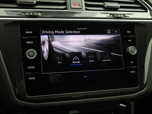 Volkswagen TIGUAN 1.5TSI/150PK Life R line DSG · Navigatie · Apple/Android Car Play · Stoel-& stuurverwarming · Garantie tot april 2026 Of 100000km.