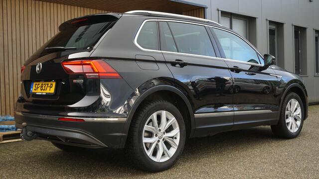 Volkswagen TIGUAN 2.0 TSI 180pk DSG 4Motion Highline Pano.Dak Virtual Elek.Trekhaak 18inch LM Adaptive Cruise DCC *Complete Tiguan*