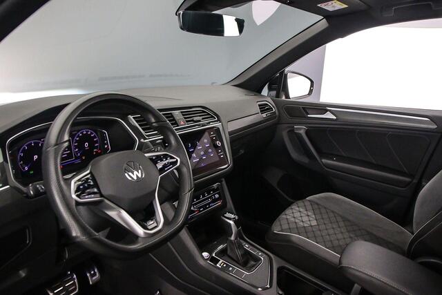 Volkswagen TIGUAN R-Line Business+ 1.5 TSI 150pk DSG Automaat Panoramadak, Black Style, Adaptive cruise control, Achteruitrijcamera, Elektrische achterklep, LED matrix koplampen