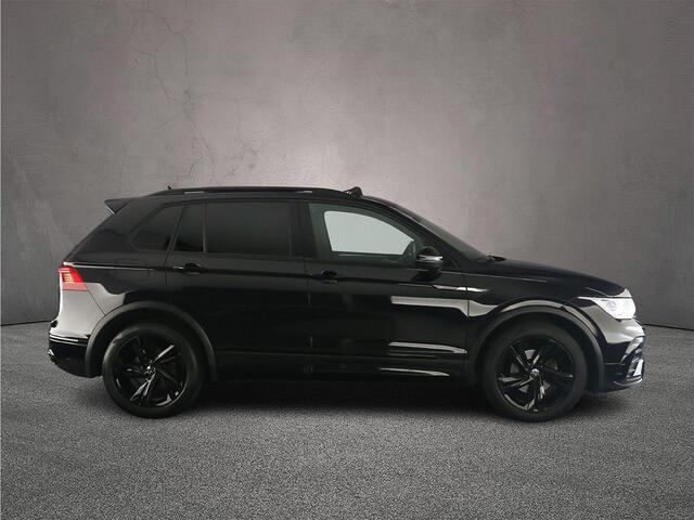 Volkswagen TIGUAN R-Line Business+ 1.5 TSI 150pk DSG Automaat Panoramadak, Black Style, Adaptive cruise control, Achteruitrijcamera, Elektrische achterklep, LED matrix koplampen