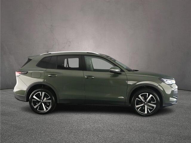 Volkswagen TIGUAN Life Edition 1.5 TSI eHybrid 204pk DSG Automaat Trekhaak, LED matrix koplampen, Adaptive cruise control, 360 camera, Elektrische achterklep, Stuurwiel verwarmd