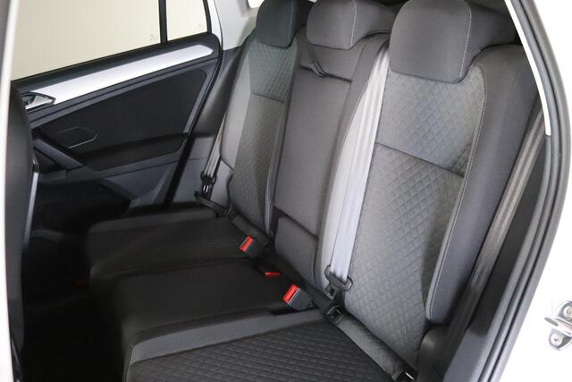 Volkswagen TIGUAN 1.5 TSI ACT R-line, Blackstyle, Panoramadak, LED, Camera, Apple Carplay/Android Auto