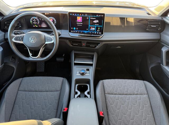 Volkswagen TIGUAN 1.5 eHybrid Life EditionI Carplay I Camera I Keyless
