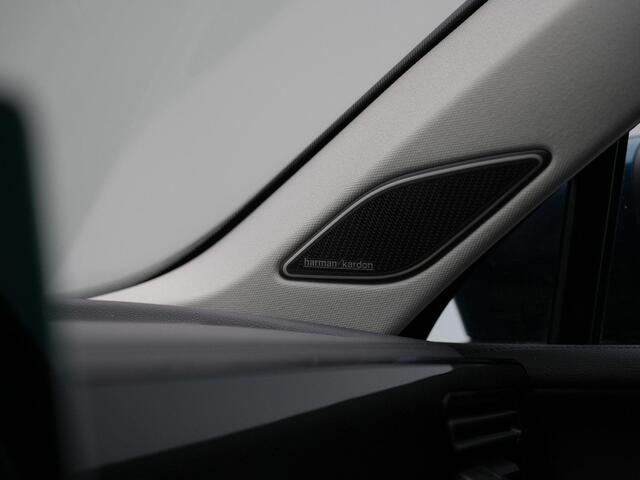 Volkswagen TIGUAN 1.5 eHybrid 204 pk DSG Life Edition | Trekhaak | Harman/Kardon | Head-up display | Adaptief onderstel | Rondomzicht camera