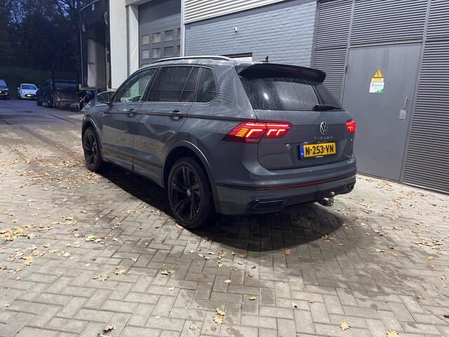 Volkswagen TIGUAN 2.0 TSI 4Motion Highline | Panoramadak | Trekhaak | ACC | Camera | Getint Glas