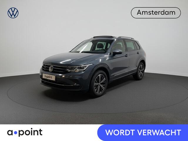 Volkswagen TIGUAN 1.4 TSI eHybrid Life/Active 245 pk Automaat (DSG) | Navigatie | Panoramadak | Parkeersensoren (Park assist) | Rondomzicht camera | Stoelverwarming v/a |