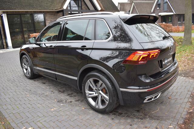 Volkswagen TIGUAN 1.5 TSI R-Line '21 LEER, PANO, TREKH, ACC, NIEUWSTAAT!