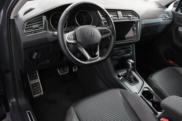 Volkswagen TIGUAN 1.5 TSI DSG Active | Navigatie | App connect Wireless | Adaptive Cruise Control | Travel Assist | Parkeersensoren | Camera | Park Assist | Stoel- en stuurverwarming | Elektrische achterklep | Virtual Cockpit | Inductielader