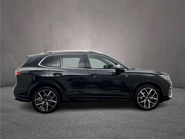 Volkswagen TIGUAN R-Line Business 1.5 eTSI 150pk DSG Automaat Adaptive cruise control, Navigatie, LED koplampen, Achteruitrijcamera, Elektrische achterklep