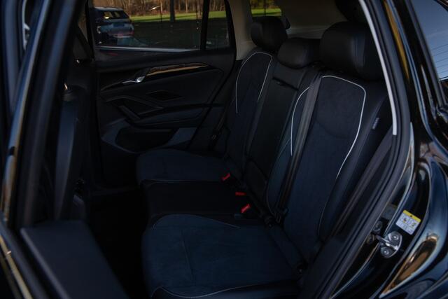 Volkswagen TIGUAN Elegance 1.5 eTSI , Sfeerverlichting, Massagestoelen, 360-graden camera,