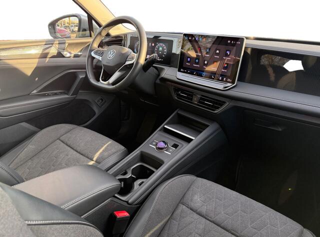 Volkswagen TIGUAN 1.5 eTSI Life Edition I Carplay I Camera I Keyless