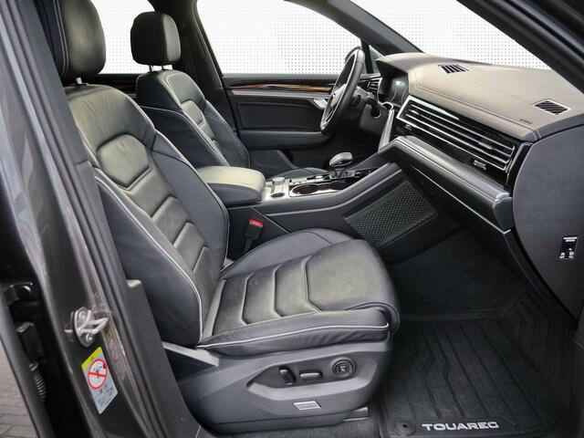 Volkswagen TOUAREG 3.0 TSi eHybrid 4M Elegance ACC Panoramadak Stoelkoeling Memory Trekhaak Camera