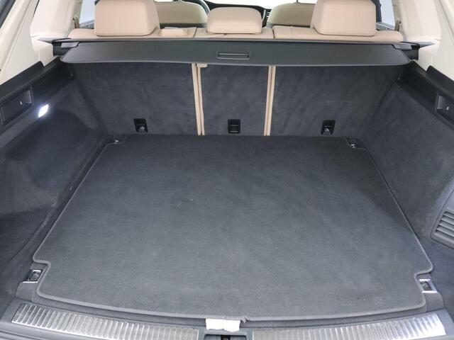 Volkswagen TOUAREG 3.0 TSi eHybrid Atmosphere 4MOTION 381PK DSG LED, Navigatie, Stoelverwarming v+a, Panorama Dak, Leder, 19"LMV, Trekhaak, 360gr. Camera